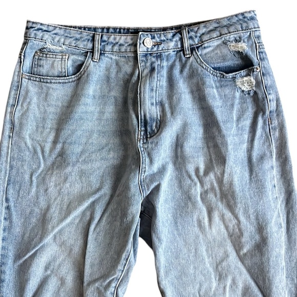 Missguided Riot High Rise Mom Jeans - Picture 7 of 9